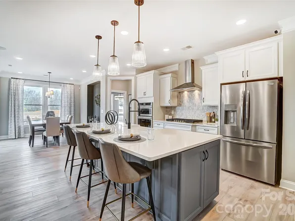 124 S Dunlavin Way, Mooresville, NC 28115