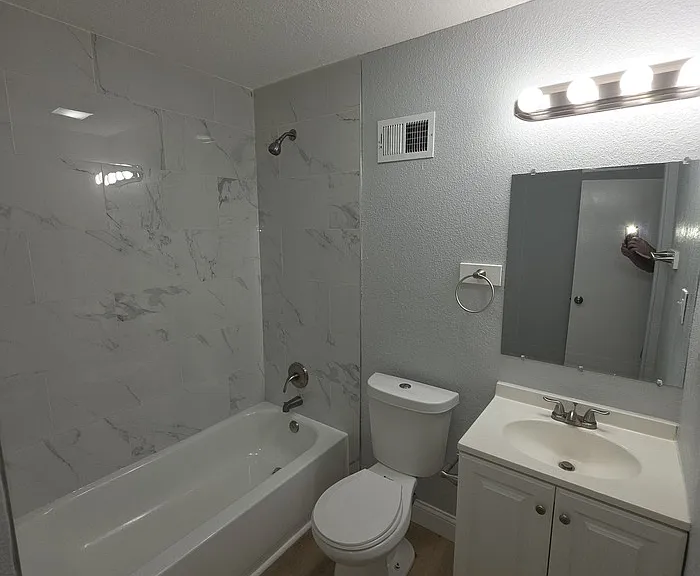 724 N Willis Ave — Photo 16