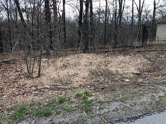 5th image of Headley Dr