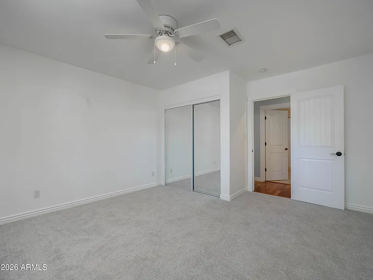 121 W Orchid Ln — Photo 14