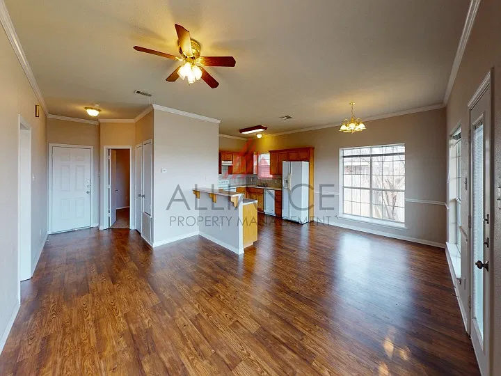 3 bed, 1497 sqft, $1,650 — Photo 2