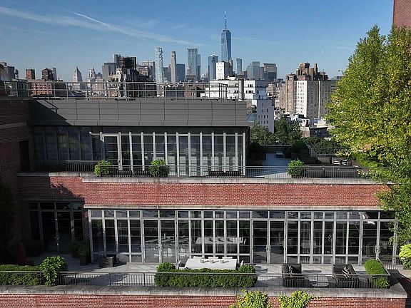 2nd image of 140 W 12th St Unit Penthouse 8