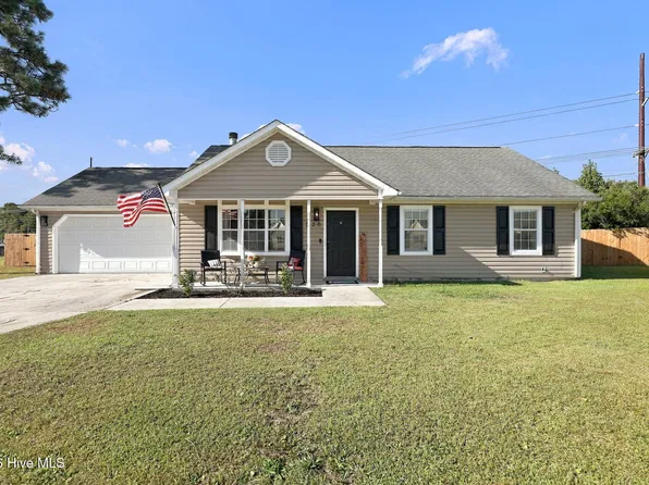 320 Josie Court, Hubert, NC 28539