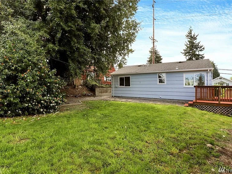 2045 E Fairbanks St — Photo 12