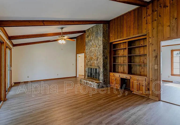 106 Steeplechase Ct — Photo 3