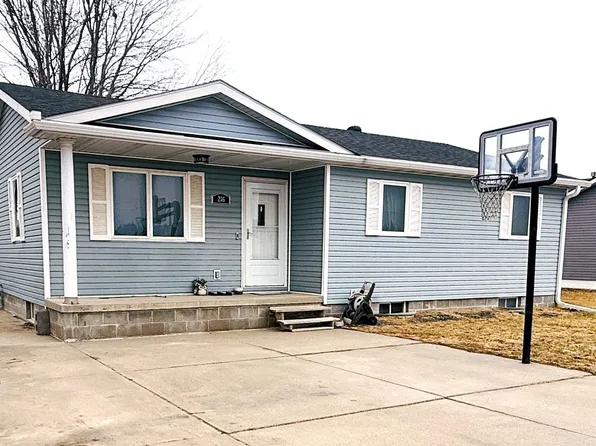 206 E 3rd St, Gibbon, NE 68840