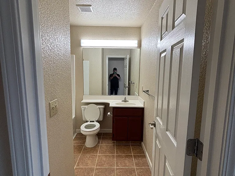 1017 Sun Meadow Dr — Photo 42