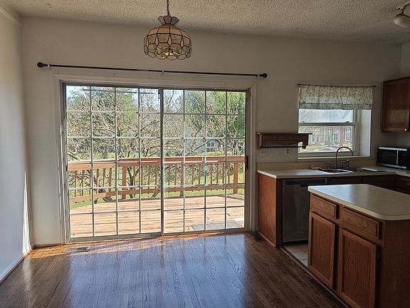 3rd image of 3041 Madden Ct