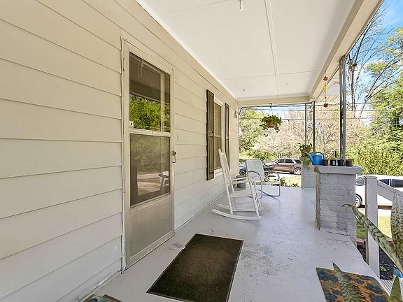 2nd image of 321 Manning St