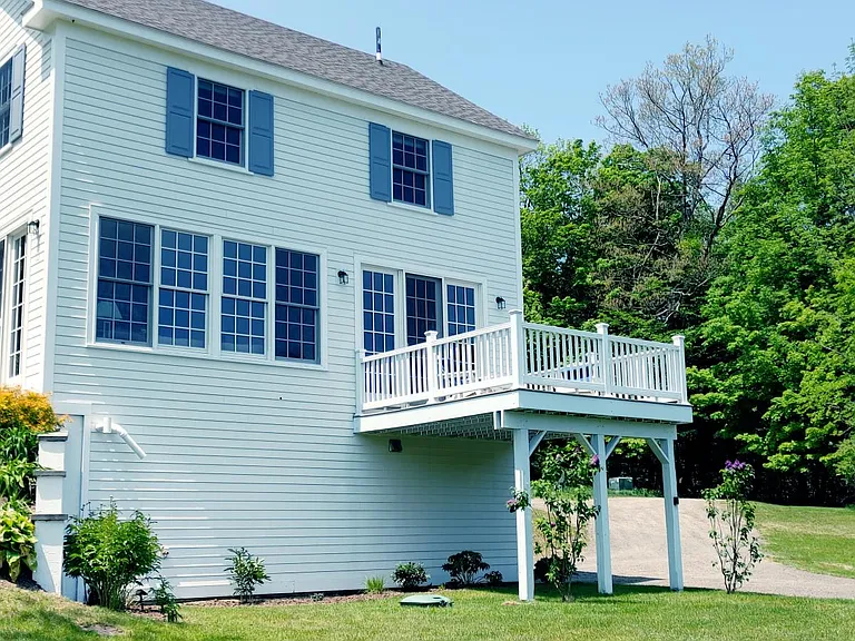 163 Parshall Ln — Photo 3