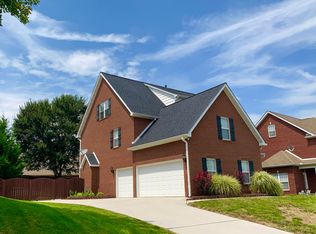 1405 Stone Tower Rd, Knoxville, TN 37922