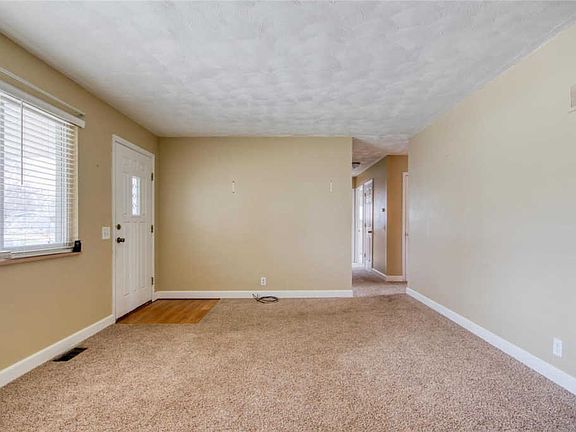 3rd image of 350 Humes Ln
