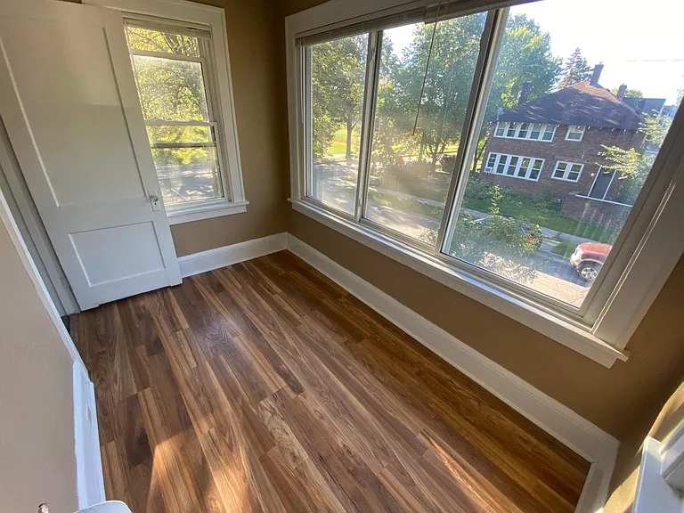 1703 Morgan Ave N — Photo 11