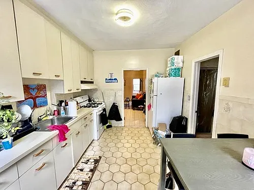124 Prince St #3R Photo 1