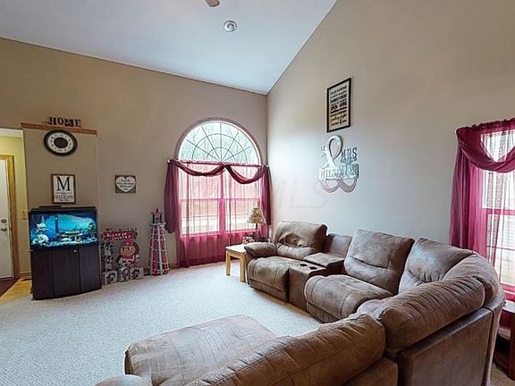 3rd image of 643 Crestrose Dr