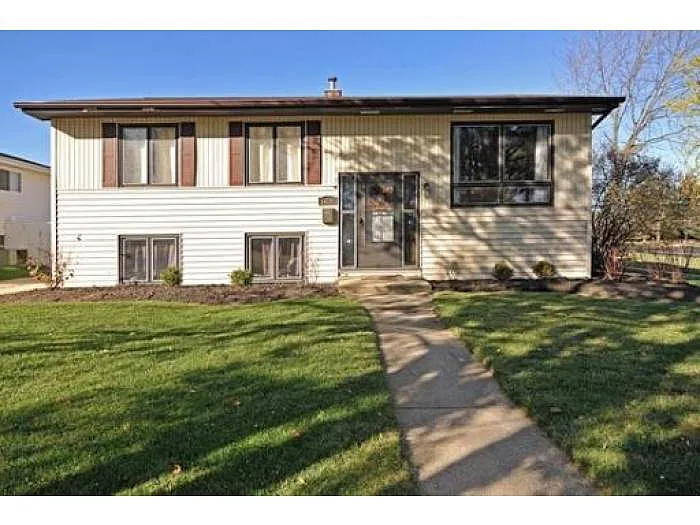 16700 Oketo Ave photo 1
