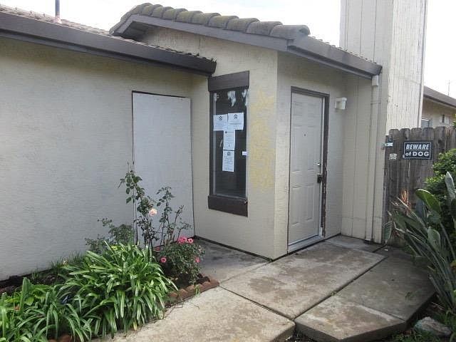 1st image of 8818 Fox Creek Dr