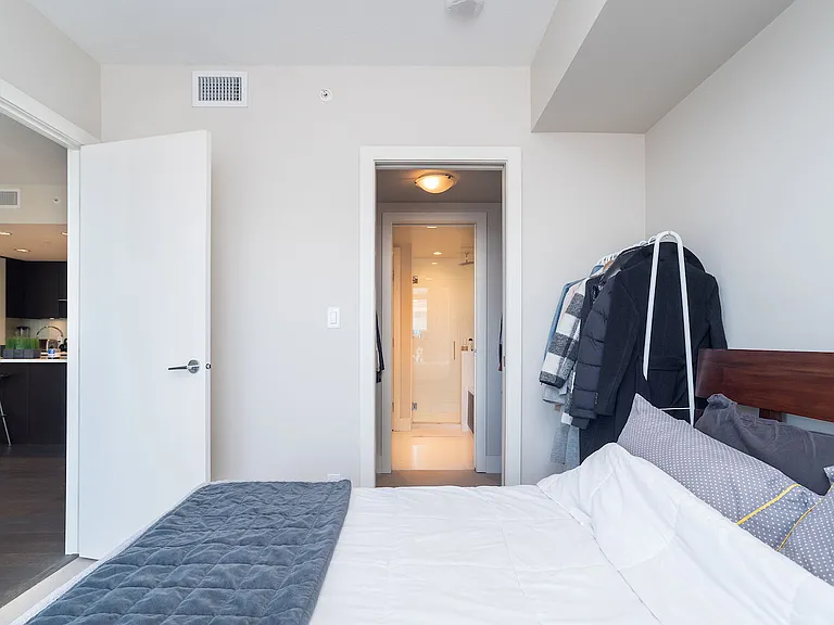 2105-1111 10th St SW #2105 — Photo 14