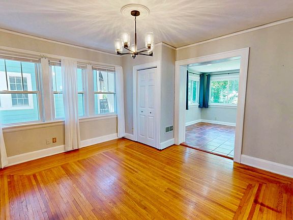 5th image of 3113 Kinmont St