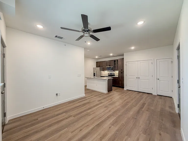Beyond The Bend Apartments — Photo 49