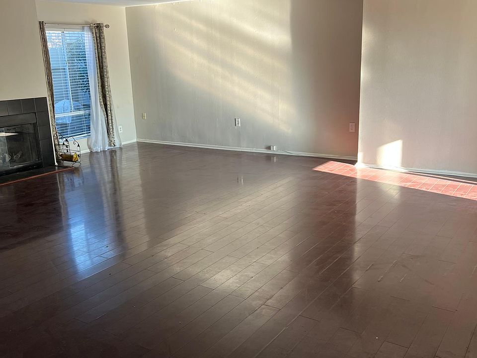 Living room - Open floor pan