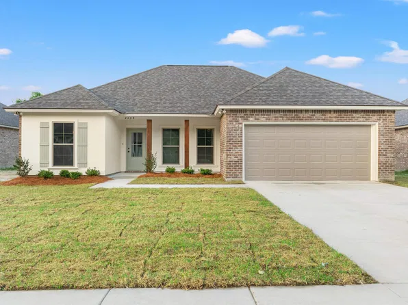 2499 Woodland Ct, Port Allen, LA 70767