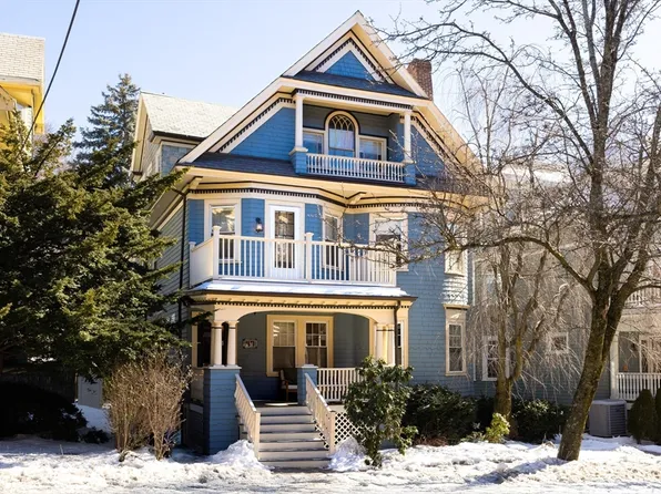 97 Saint Paul St #2, Brookline, MA 02446