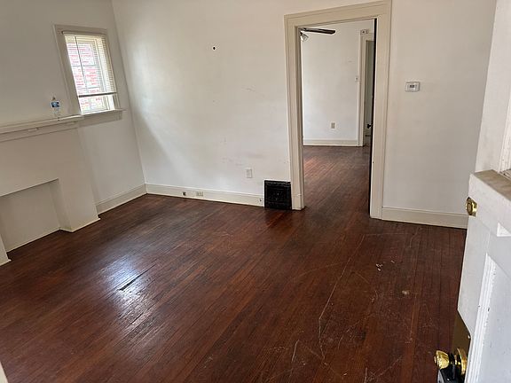 3rd image of 404 S Virginia Ave #404