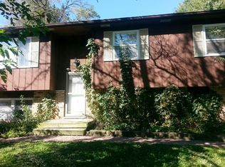 27740 N Oak St, Island Lake, IL 60042