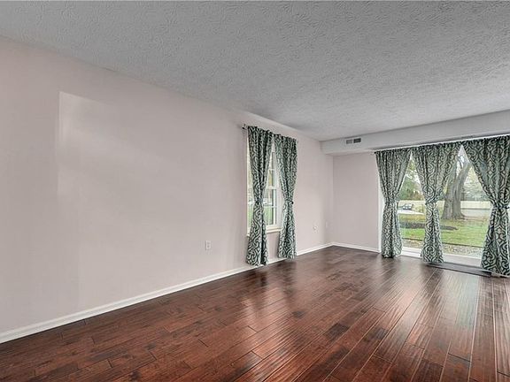 5th image of 1931 King James Pkwy APT 120