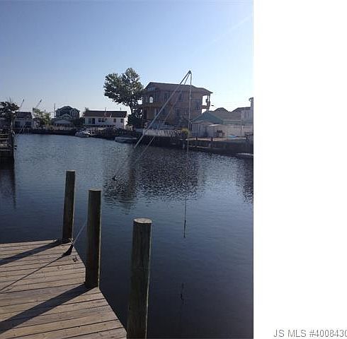 1st image of 28 Virginia Dr