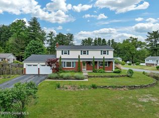 21 Hillcrest Dr, Ballston Lake, NY 12019