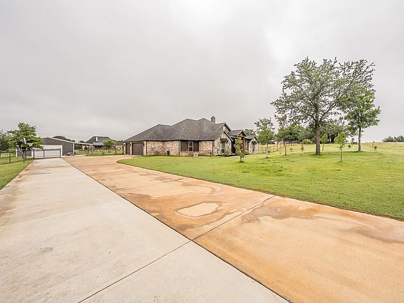4th image of 112 Oaks Springs Ln