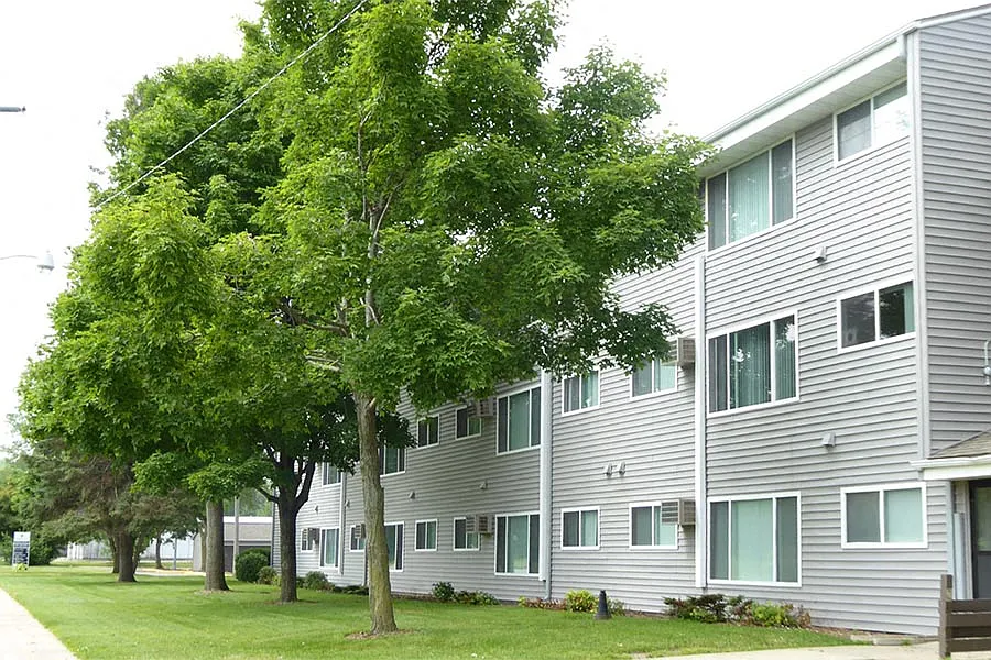 TwentyFirst Ave — Photo 2