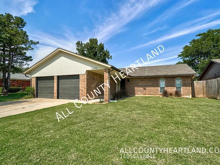 10333 Fairfax Ln — Photo 1