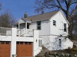 N45W28912 Capitol Dr, Hartland, WI 53029