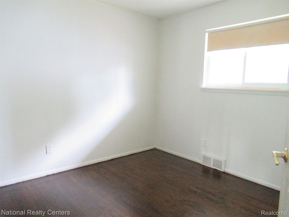 2687 Wilshire St, photo 14