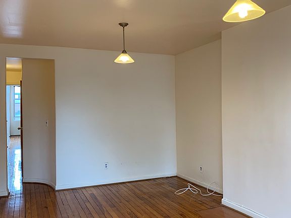 4th image of 250 19th St APT 3