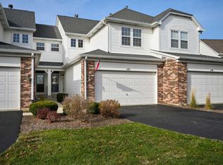 112 Woodview Ct, Glen Ellyn, IL 60137