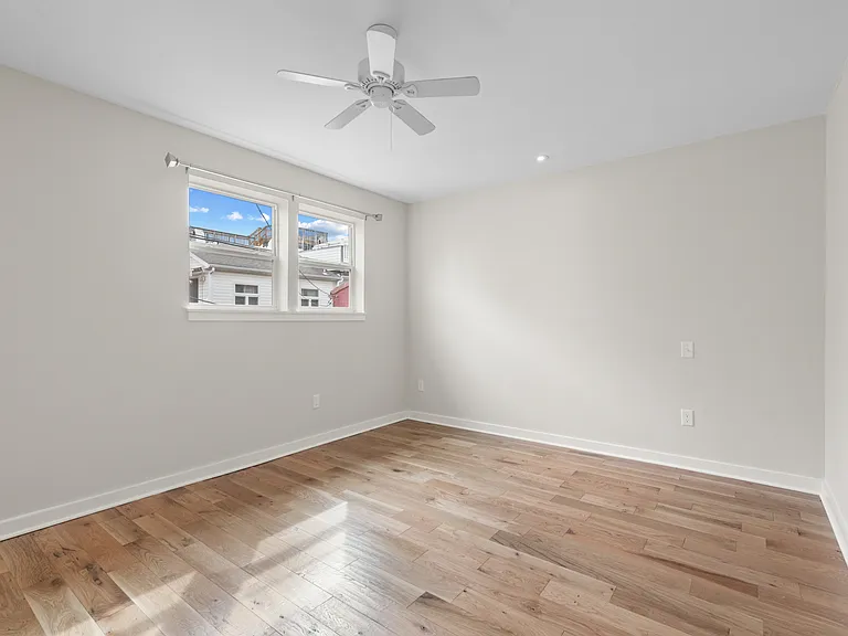 335 S Chester St — Photo 14