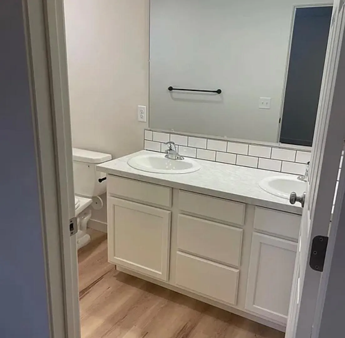 718 Schoode Ave — Photo 3