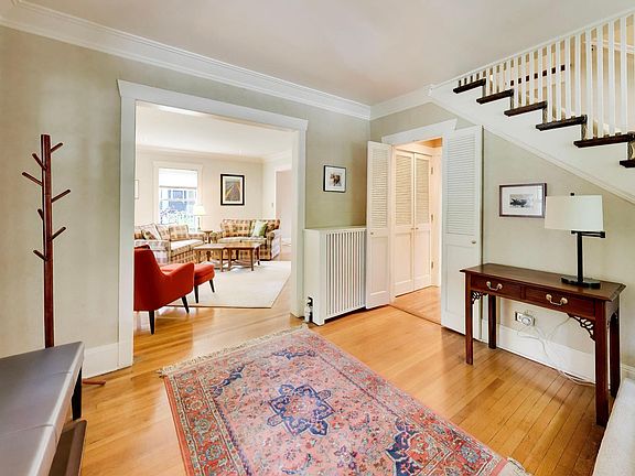 3rd image of 2624 Thayer St