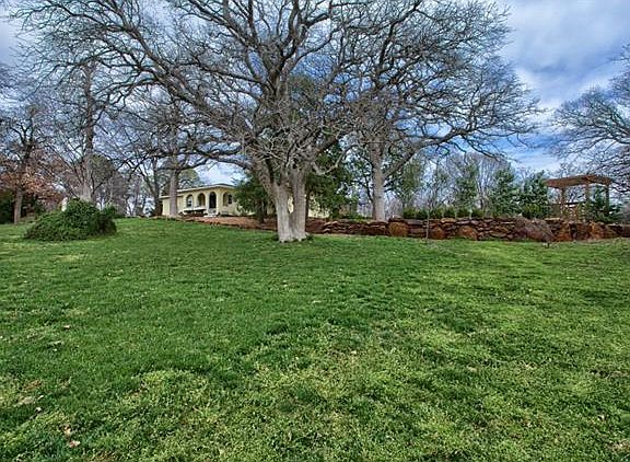 2nd image of 3139 Southlake Park Dr