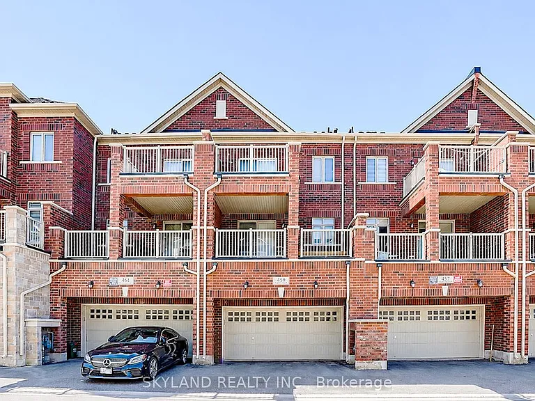 459 Dundas St E — Photo 36
