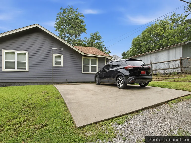321 N Xenophon Ave — Photo 6