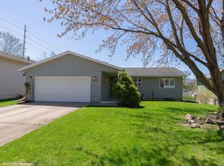 625 Staub Ct NE, Cedar Rapids, IA 52402