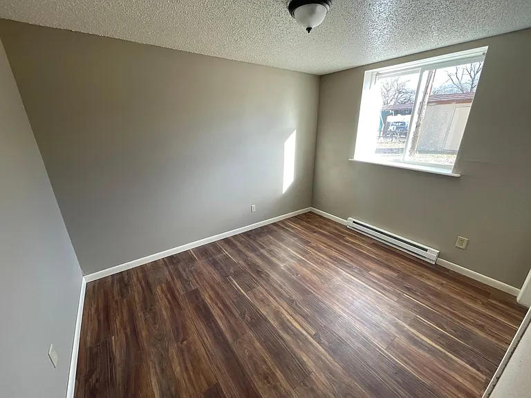 125 E 1st St #2 — Photo 12
