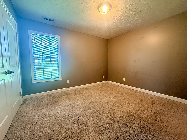 4926 Yorkchester Dr — Photo 16