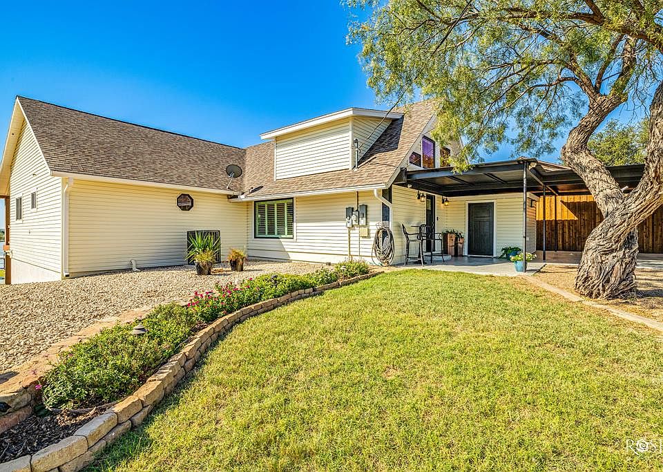 1st image of 3049 Red Bluff Cir
