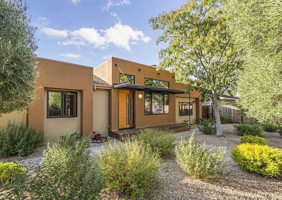 1st image of 16365 W La Chiquita Ave